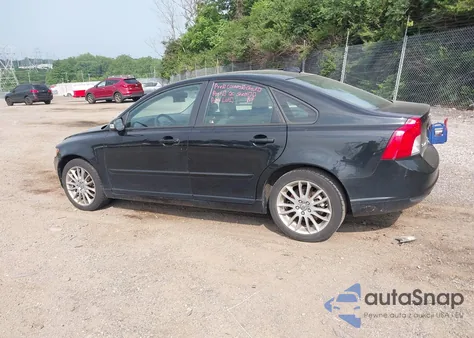 2009 Volvo S40 2.4I from USA, damaged, VIN YV1MS390492462962